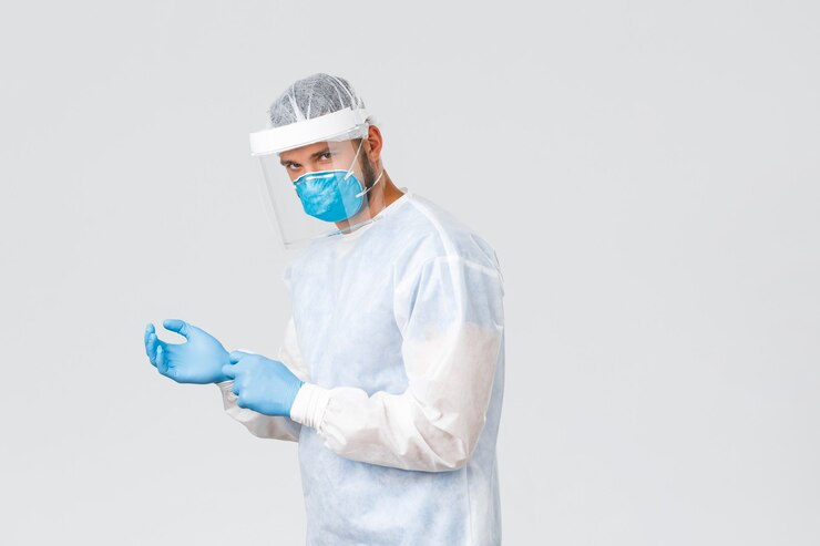 روپوش یکبار مصرف سفید با دوخت ضد حساسیت